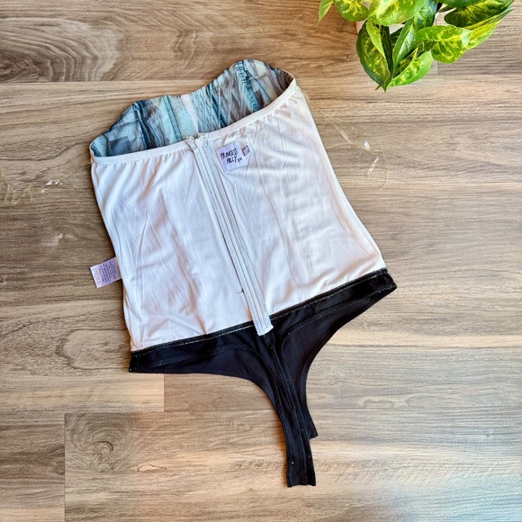 Princess Polly New York Corset Bodysuit Multi | Cityscape Print Bustier Size 4 - Picture 10 of 16